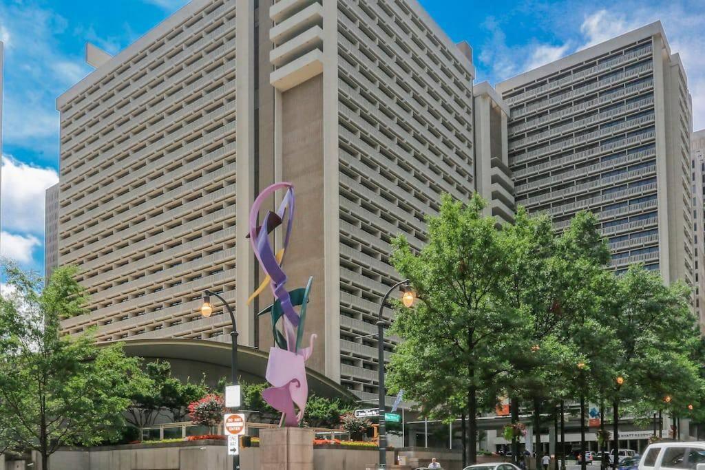 Stayatl Downtown High Rise Condo Атланта Экстерьер фото
