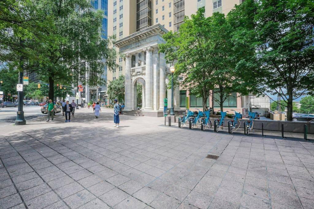 Stayatl Downtown High Rise Condo Атланта Экстерьер фото