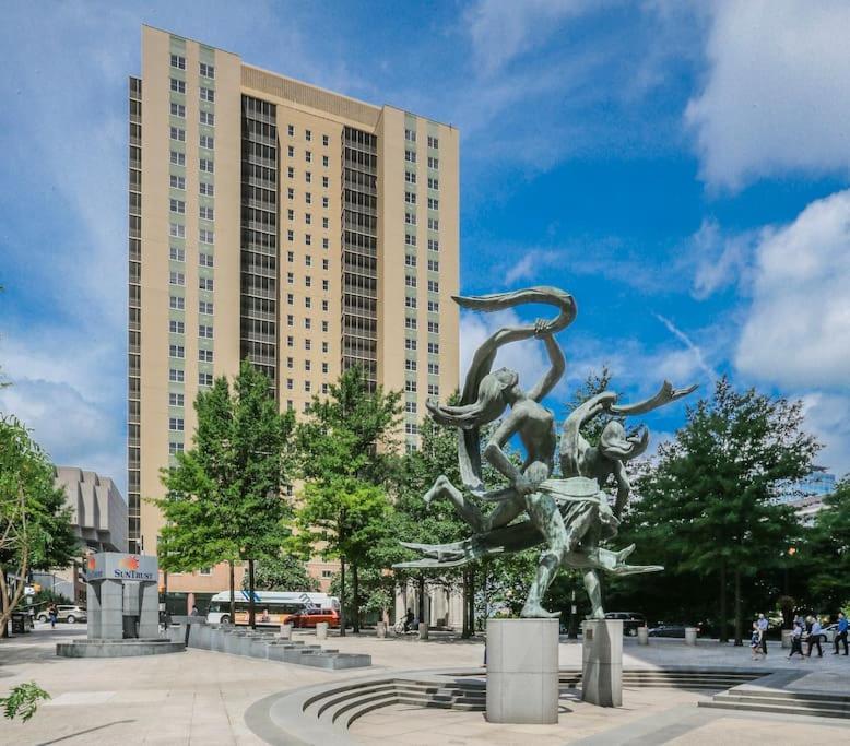 Stayatl Downtown High Rise Condo Атланта Экстерьер фото